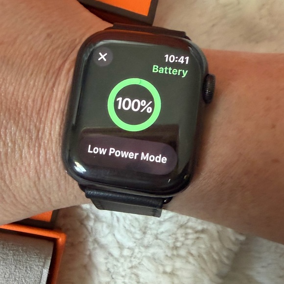 Apple Hermès Smartwatch - Black and Pink - Picture 10 of 10